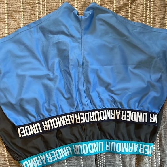 Two pairs of Under Armour shorts, size L - Picture 5 of 6